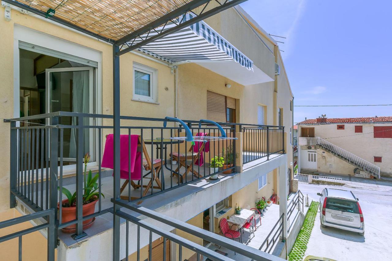 Apartment Ivanka Omiš Buitenkant foto