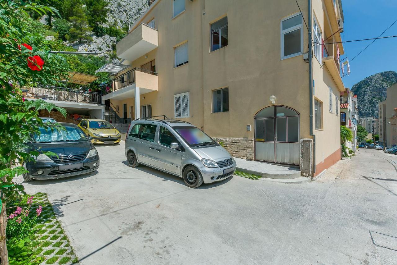 Apartment Ivanka Omiš Buitenkant foto