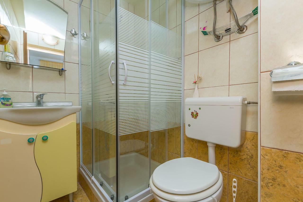 Apartment Ivanka Omiš Buitenkant foto