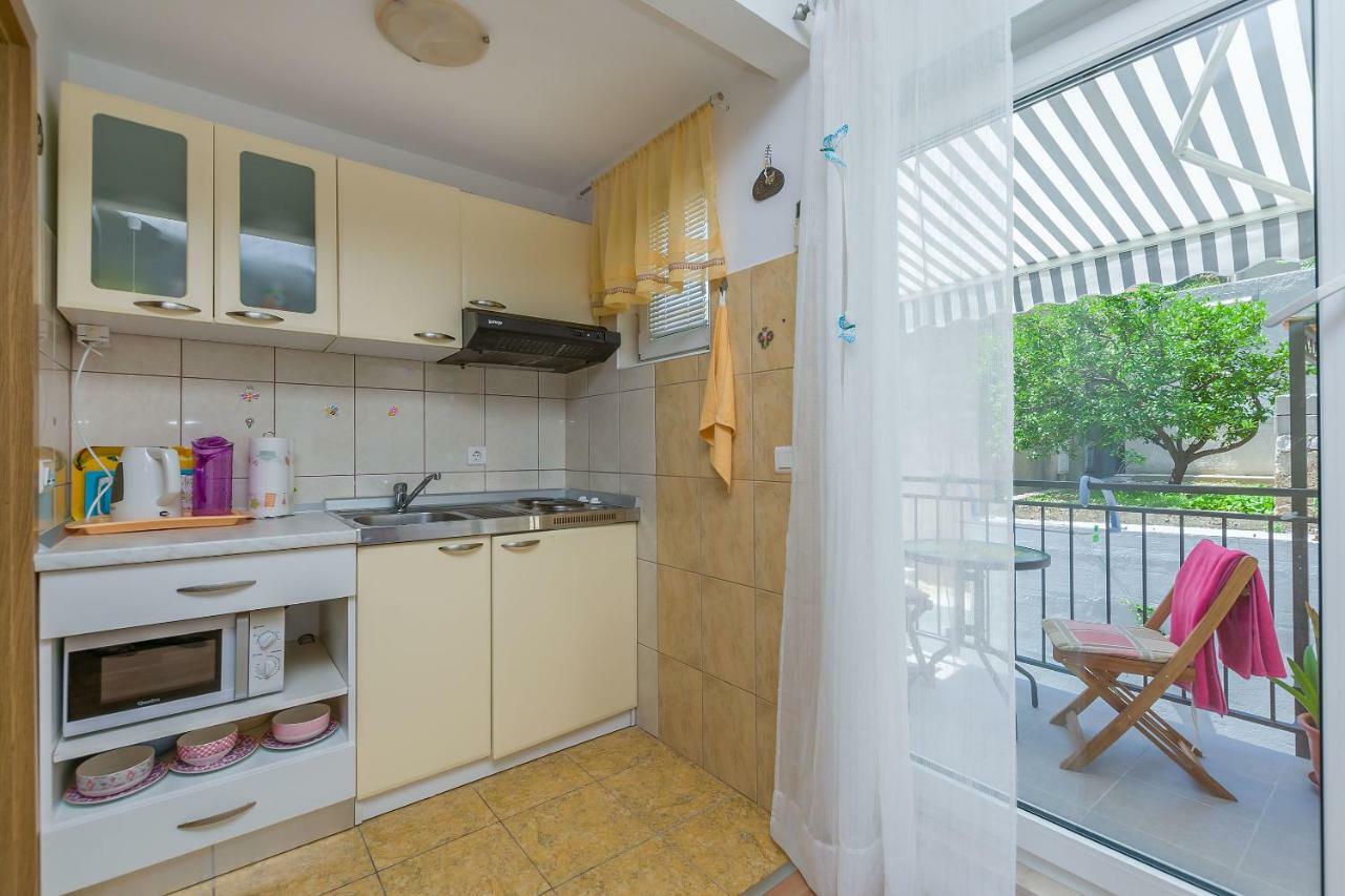 Apartment Ivanka Omiš Buitenkant foto