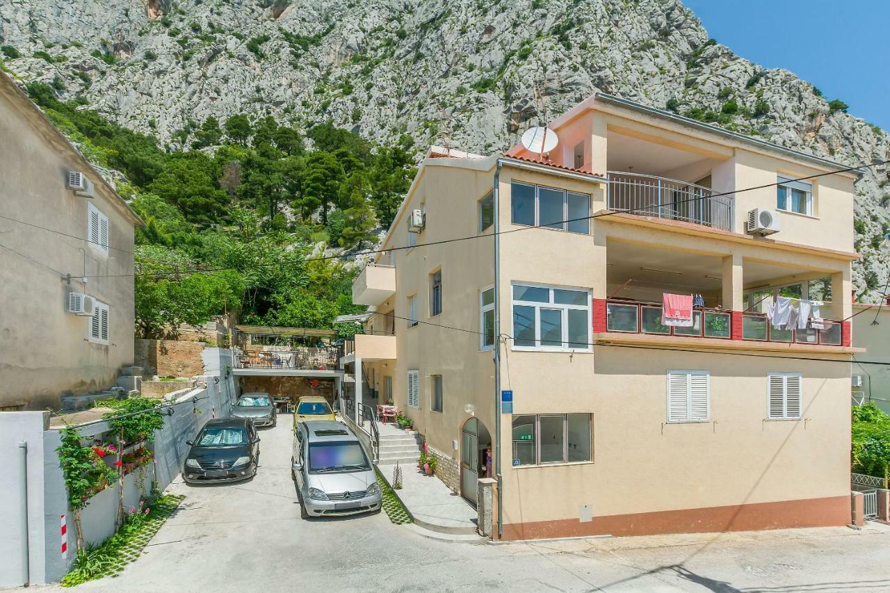 Apartment Ivanka Omiš Buitenkant foto